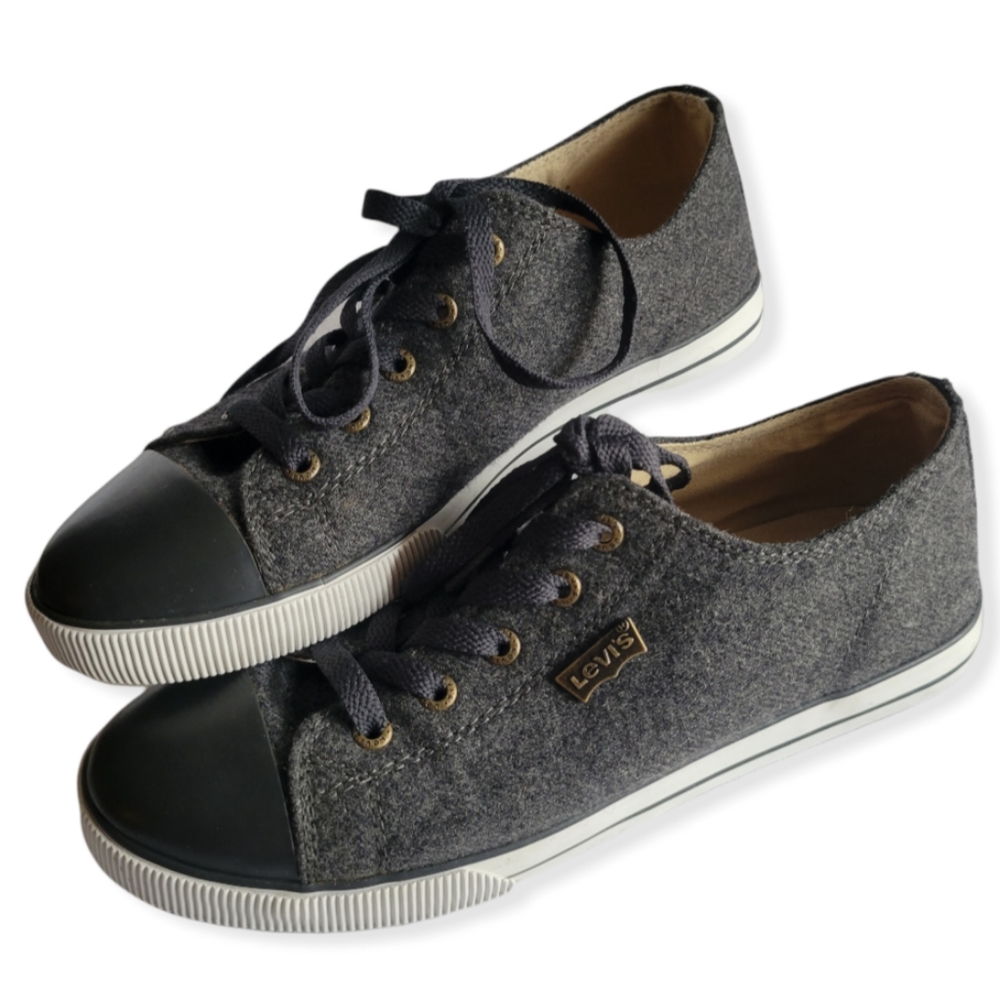 Levi's Women Shoes,‎ Size 8